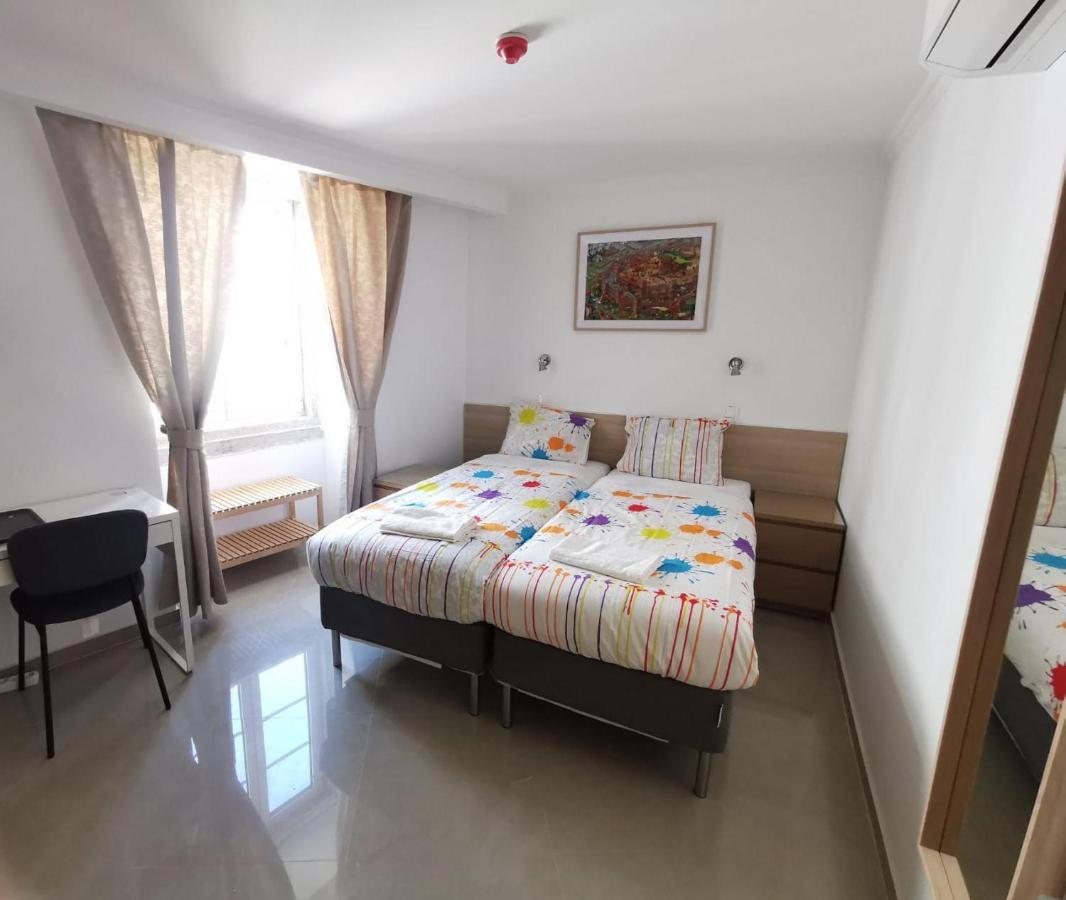 Quarto Twin com Casa de Banho Privativa